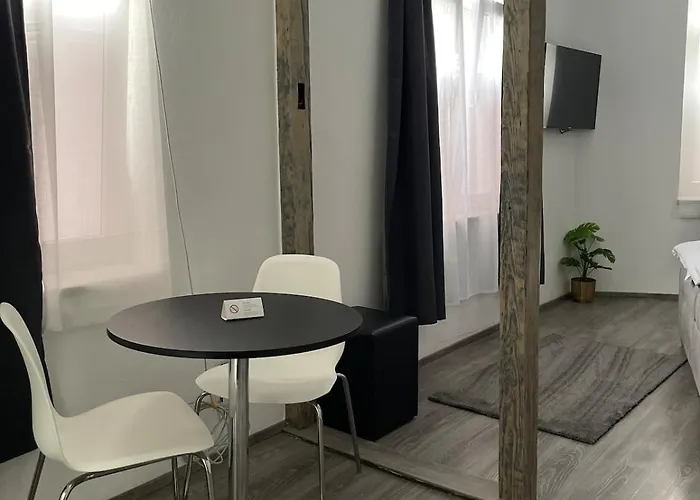 Karl Marx 3 Apartment *